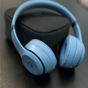 Beats Solo 4 Blue Wireless Headphones